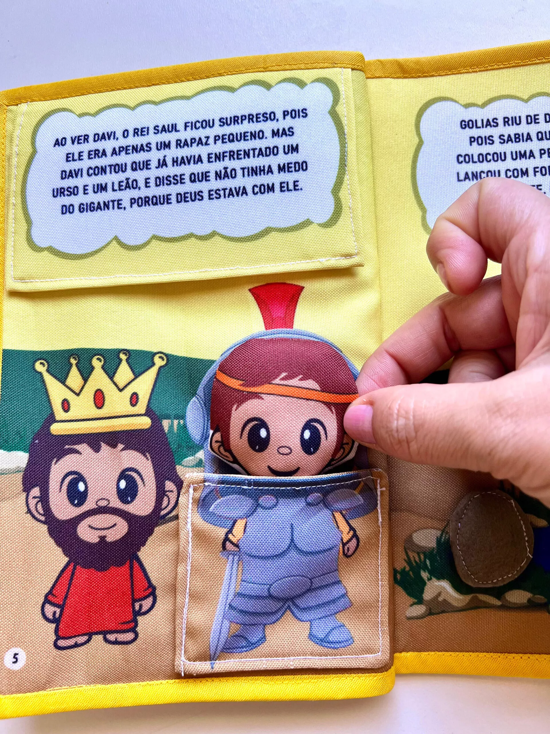 Kit 4 Livros Infantis Bíblicos – O Nascimento de Jesus / Davi e Golias / Jonas e o Grande Peixe / Adão e Eva - Imagem 15